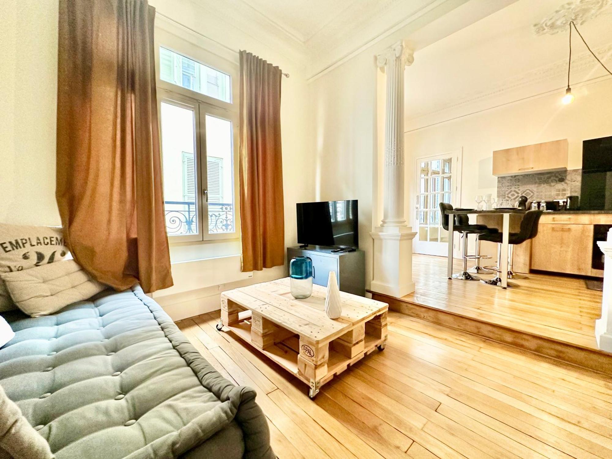 Apartamento Le Pantheon, Urbain Et Authentique Limoges Exterior foto